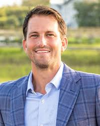 Drew Mayer's Instagram, Twitter & Facebook