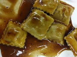 Una volta cotta la carne 17, dividetela dal fondo di cottura che potete raccogliere in una ciotolina 18: Agnolotti Alla Piemontese