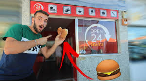 Un Distributeur De Burger Youtube