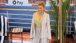 However, only two of her marriages have resulted in children. Jodie Sweetin Hotel Transylvania 3 World Premiere Youtube