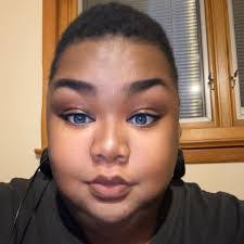 Sheena Hendrix's Instagram, Twitter & Facebook