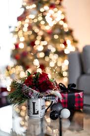 For a less expensive alternative, attach homemade coupons and handwritten love notes to a bouquet of flowers. Petite Christmas Bouquet Gift