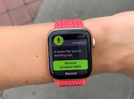 Running a marathon is hard, in case you didn't already know. Apple Watch Series 4 Review What Runners Need To Know Self