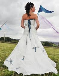 Wedding Dress With Blue Dragonflies Dragonflies Are The Theme Of My Book And I Play Many Weddi Blue Wedding Dresses Dragonfly Wedding Theme Dragonfly Wedding