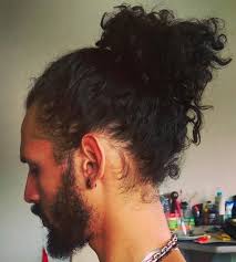 How To Do A Man Bun With Short Curly Hair Man Bun Hairstyle Guide For Curly Hair Men Man Bun Hairstyle Man Bun Curly Hair Long Curly Hair Men Man Bun Hairstyles