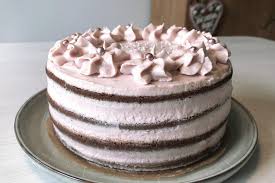 Erdbeer quark kuchen april 1, 2020 mai 7, 2021 by nazmiye dogdu mein super kalorienarmer erdbeer quark kuchen ist zugleich fettarm, proteinreich und kommt ganz ohne zucker aus.😮😮 Erdbeer Quark Torte Rezept Zitronentortchen