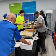 Congratulations to Adrian Zelaya Pineda who has been named an August 2024  Runner-Up for Van Operator of the Month