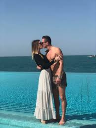 Niedawno jessica ziółek na swoim profilu opublikowała. Jessica Ziolek My Love Dubai Arek Milik Facebook