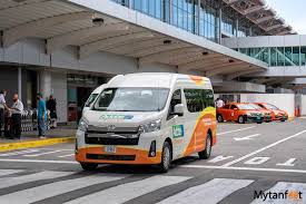 Costa Rica Shuttles: What to Know About Booking Shuttles