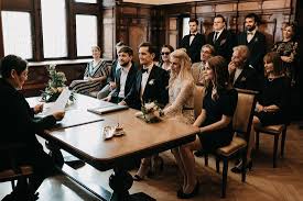 Standesamtliche Hochzeit In Freiburg In 2020 Standesamtliche Hochzeit Standesamtliche Trauung Trauung