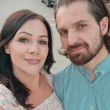 Hi, can anyone give me some advice please Me and my husband are splitting  up, we have 2 children and live in private house, my question is how much  does housing benefit