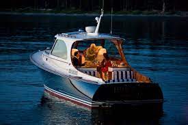 Luxury Downeast Style Picnic Boat For The Finest Cruising Yacht Boat Features Fuel Efficiency Innovative Technology Teak Joy Boat Boat Design Hinckley Boat