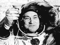 650 USURBIL BIZI; HERRI BAT BIZITZEKO TURISMO BETAURREKO BERRIAK