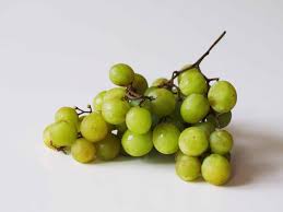 Eating grapes may slow blood clotting (because of their vitamin k content).16ask your healthcare team for advice, especially if you take blood thinners like coumadin (warfarin) and monitor your vitamin k intake. Grapes For Babies When Can Babies Safely Eat Grapes How To Serve