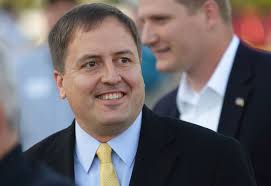 Sec. of State Jay Ashcroft (r)