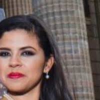 30+ perfiles de «Laura Puga»