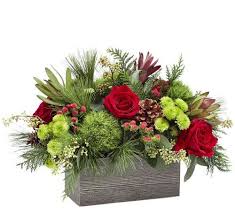 Christmas Cabin Bouquet In Beaumont Ca Beaumont Unique Flowers Christmas Flower Arrangements Christmas Floral Arrangements Christmas Floral