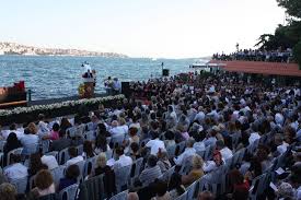 En on april 4, a galatasaray university professor, zübeyde füsun üstel, was sentenced to 15 months in prison. Graduation Galatasaray University Office Photo Glassdoor Co In