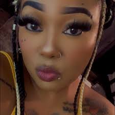 Did anyone else notice the curtain opening scene?