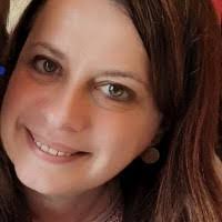 Sara Hird's Instagram, Twitter & Facebook