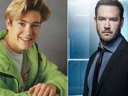 El episodio de hoy trata que en clase les enseñan el tema de mensajes subliminales. El Protagonista De Salvados Por La Campana Vera La Serie Por Primera Vez