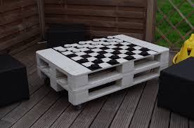 Pallet Chess Or Draughts Table Checkerboard Table Pallet Diy Creative Coffee Table