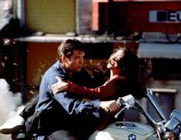 Je ne puis demeurer loin de toi plus longtemps. Demain Ne Meurt Jamais Film 1997 Teleobs