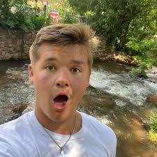 Hannah Kirchner and Robert Lee's Wedding Website