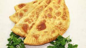 Крымские чебуреки без мяса с помидорами и сыром. Recept Krymskie Chebureki Hrustyashie I Sochnye Na Russianfood Com