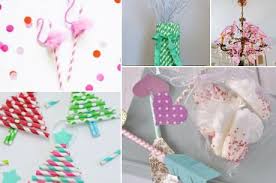 飲み物を飲む時に使うストローは 大抵捨てられてしまうことが多いが ちょっと手を加えるとこんなに立派な芸術作品に生まれ変わるのだ そして何より小学生の工作にもふさ リサイクルクラフト ユニークなクリスマスツリー 手芸