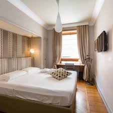 Stanza con bagno privato, in palazzo d'epoca, la casa è composta da due camere da letto con bagno privato open space e cucina in muratura. Le Nostre Stanze Rooms Roma B B