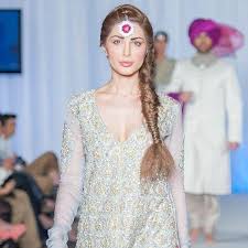 The dupatta part of the salwar suits is also made elegant, from plain to light or heavy embroidery as required. Perfect Hairstyles For Different Occasions With Churidar Salwar Kameez