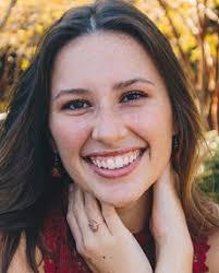 Elizabeth Biel's Instagram, Twitter & Facebook