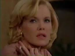 On This Day: On 'As The World Turns' in 1995, Maura West debuted as Carly  Tenney.