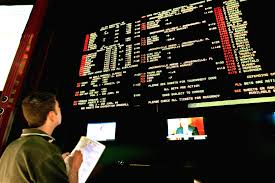 Compare football odds for better earnings. Inside Look At How Las Vegas Oddsmakers Come Up With College Football Spread Bleacher Report Latest News Videos And Highlights