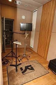 Only Soompi Exclusive Look Into Yge Headquarters Soompi Dance Rooms Music Studio Room Recording Studio Home