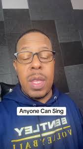 Stephen Edmond's Instagram, Twitter & Facebook