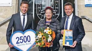 Neben öffnungszeiten, adresse und telefonnummer, bieten wir auch eine route zum geschäft und erleichtern euch so den weg zur nächsten filiale. 2500 Euro Fur Kinderschicksale Pleinfeld Weissenburg Nordbayern