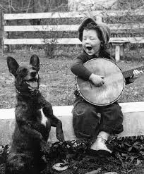 Black And White Children Playing 33 Historical Photos Of Kids Show That Children Haven T Changed Much Vintage Photos Photo Historical Photos