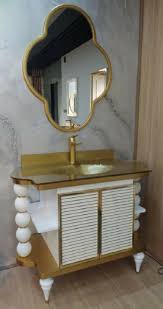 Casa padrino luxus barock badezimmer set schwarz weiß 1 waschtisch 1 waschbecken 1 wandspiegel badezimmer möbel im barockstil casa padrino jugendstil wandspiegel 55 3 x 3 7 x h. Casa Padrino Barock Badezimmer Set Weiss Gold 1 Waschtisch Mit Glas Waschbecken 1 Wandspiegel Barock Badezimmer Mobel Badezimmer Mobel Direkt Bestellen