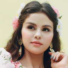 Born in grand prairie, texas, she appeared in barney & friends as a child. Selena Gomez Iheartradio