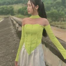 Áo croptop tay dài trễ vai dáng ôm XXX - áo kiểu nữ xẻ tà chất thun gân mềm  mịn
