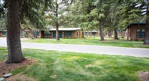 Budges' slide lake cabins are located on the shore of historic slide lake in the jackson hole valley. Jackson Lake Lodge Hotel In Moran Wy Easy Online Booking