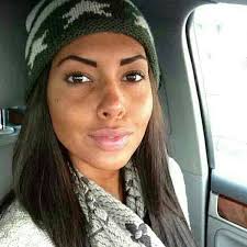 Holly Costello (@holly_costellox)