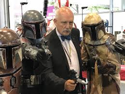 Badanych nie wie, kogo wskazać jako lidera opozycji. Here We See Far Right Polish Politician Janusz Korwin Mikke Picking Up A Anime Femboy At A Cosplay Convention Europe