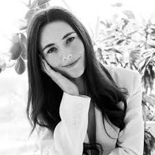 Kara Ladd's Instagram, Twitter & Facebook