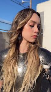 Dani with armor and a shield, ughhhhh 🥵 #KATSEYE #Daniela