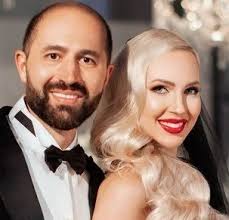 After acting in many films and television series, she took a break from the entertainment industry and traveled for two years. Christian Richard Bio Net Worth Married Wife Christine Quinn Husband Facts Wiki Family Mit Businessman Age Height Career Personal Life Gossip Gist