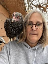 Them stank ass chicks I had in the house for 9 weeks have been evicted.  Freeloaders!!