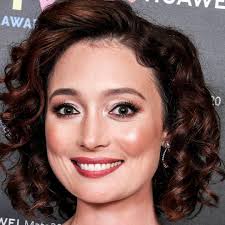 Watch Outrageous Fortune